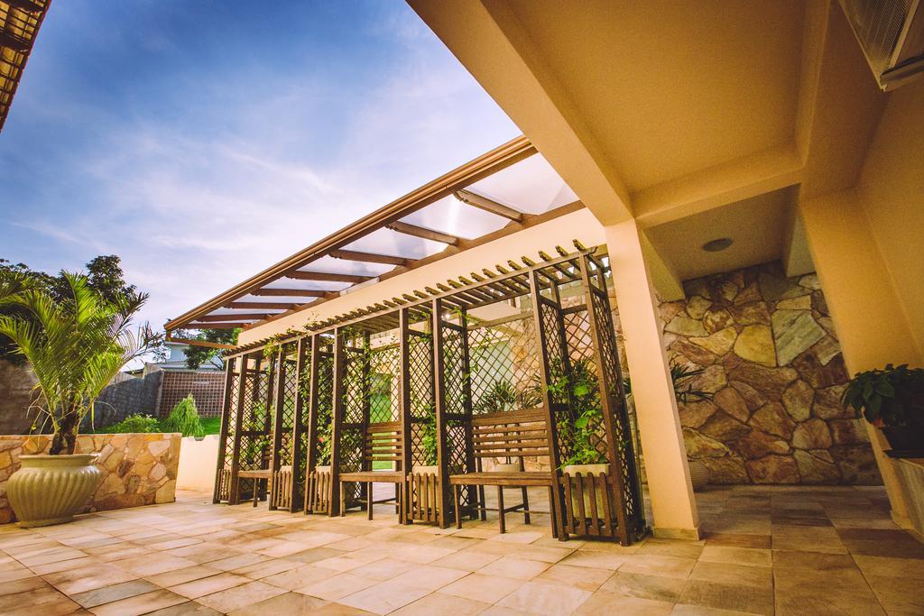 Hotel Dom Otto Vespasiano Extérieur photo